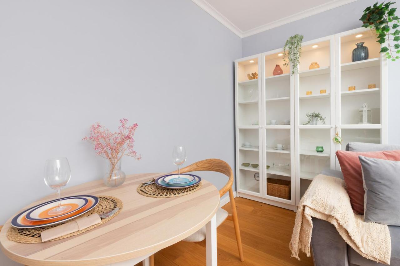 Cozy Pastel Two Bedroom Apartment In Central Gdynia By Noclegi Renters Eksteriør billede