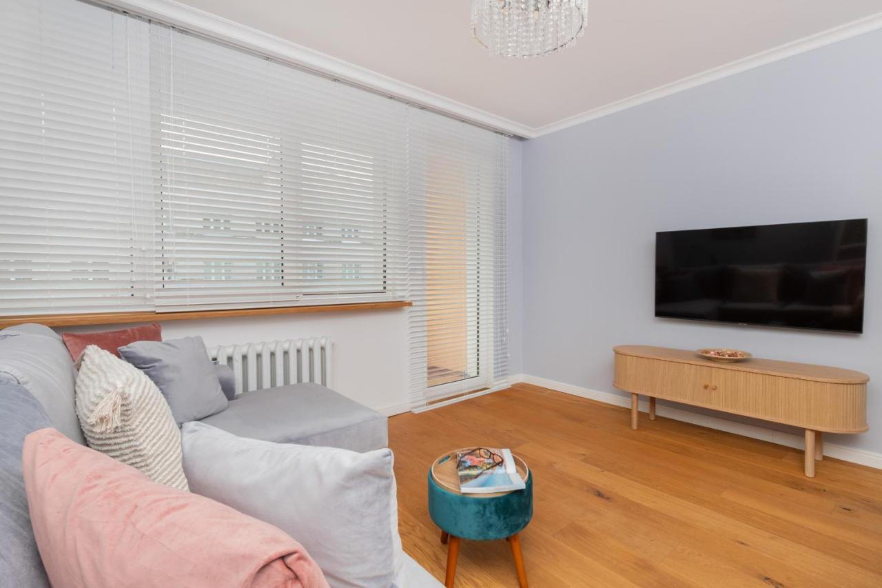 Cozy Pastel Two Bedroom Apartment In Central Gdynia By Noclegi Renters Eksteriør billede